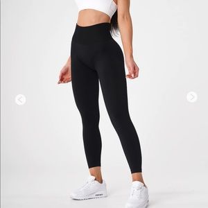 NVGTN black seamless leggings